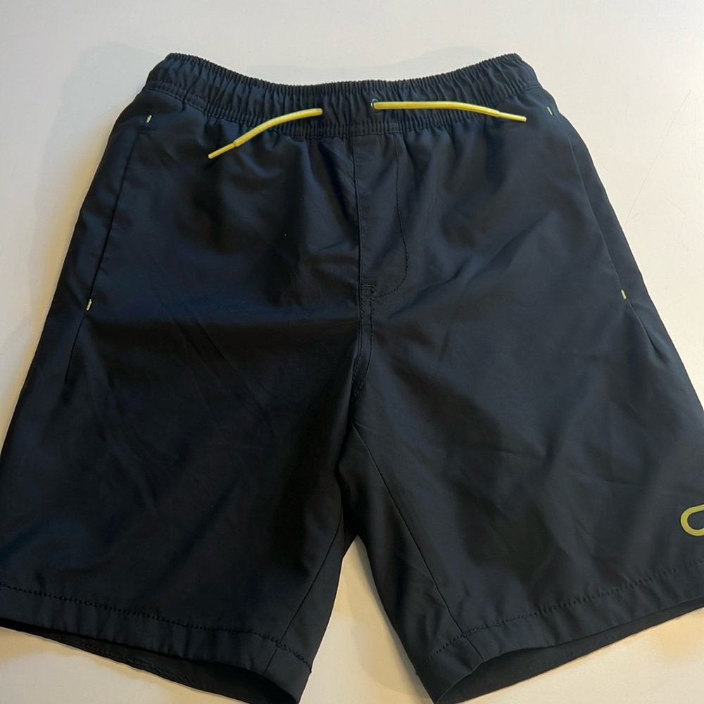Gap shorts boy